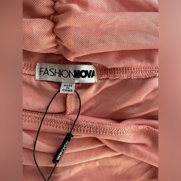 Fashion Nova Maxi Dress Sz Medium Mauve Top Trend Ruched NWT - Picture 7 of 14